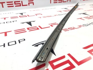 Молдинг подъемной задней двери, ориг. номер 1032250-00-J, Tesla Model X 2015-2021