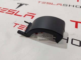 Накладка петли подъемной задней двери, ориг. номер 1047074-00-G, Tesla Model X 2015-2021