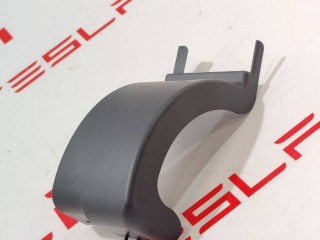 Накладка петли подъемной задней двери, ориг. номер 1047074-00-G, Tesla Model X 2015-2021