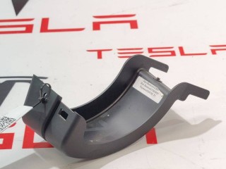 Накладка петли подъемной задней двери, ориг. номер 1047074-00-G, Tesla Model X 2015-2021