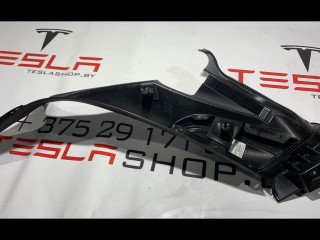 Накладка стойки С, ориг. номер 1008718-08-B, Tesla Model S 2012-2016