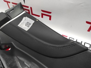 Накладка стойки С, ориг. номер 1002536-00-A, Tesla Model S 2012-2016