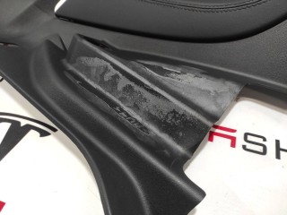 Накладка стойки С, ориг. номер 1002536-00-A, Tesla Model S 2012-2016