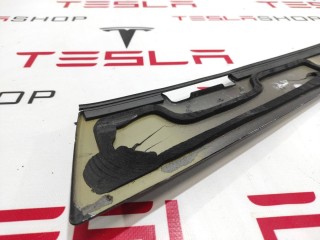 Панель наружная декоративная крыши, ориг. номер 1053618-SO-B, Tesla Model S 2012-2016