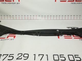 Подкапотная накладка стеклоочистителей, ориг. номер 1081676-00-F, Tesla Model 3 2017-2021