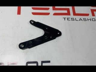 Кронштейн крепления подрамника, ориг. номер 6008489-00-A, Tesla Model S 2012-2016