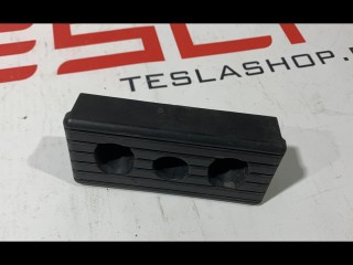 Опора под домкрат (подушка), ориг. номер 1009124-00-C, Tesla Model S 2012-2016