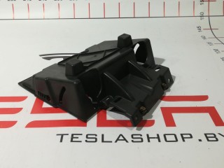 Кронштейн опорный основного монитора, ориг. номер 1002322-00-C, Tesla Model S 2012-2016