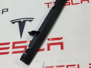 Накладка декоративная сиденья водителя, ориг. номер 1083459-00-A, Tesla Model X 2015-2021