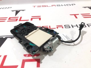 прочая запчасть, ориг. номер AG151536-C1, Tesla Model S 2012-2016