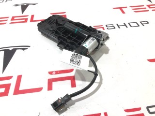 прочая запчасть, ориг. номер AG151536-C1, Tesla Model S 2012-2016