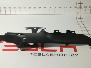 Накладка ремня безопасности стойки С, ориг. номер 1086285-00-F, Tesla Model 3 2017-2021