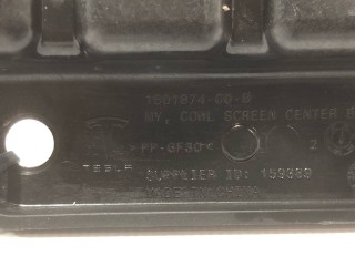 Кронштейн крепления подкапотного пластика, ориг. номер 1501874-00-B, Tesla Model Y 2020-2026