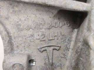 Стакан опорный амортизатора (пружинного), ориг. номер 104437100D, 1044032-00-C, Tesla Model Y 2020-2026