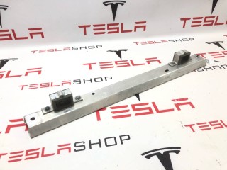 Кронштейн (опора) подкапотного бокса, ориг. номер 1518495-00-B, Tesla Model Y 2020-2026