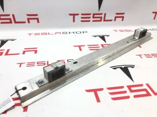 Кронштейн (опора) подкапотного бокса, ориг. номер 1518495-00-B, Tesla Model Y 2020-2026