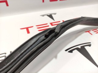 Уплотнитель проема дверного, ориг. номер 1090499-00-K, Tesla Model 3 2017-2021