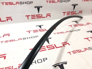 Молдинг кузова боковой, ориг. номер 1083520-01-D, Tesla Model 3 2021-2024
