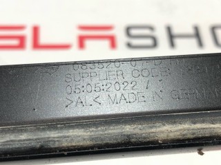 Молдинг кузова боковой, ориг. номер 1083520-01-D, Tesla Model 3 2021-2024