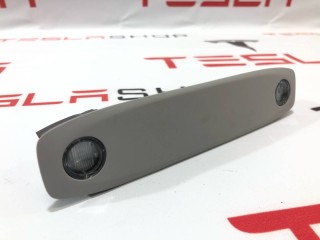 Фонарь подсветки салона, ориг. номер 1092575-00-J, Tesla Model 3 2021-2024