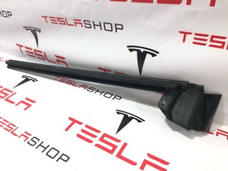 Уплотнитель стекла внутренний двери, ориг. номер 1090496-00-E, Tesla Model 3 2021-2024
