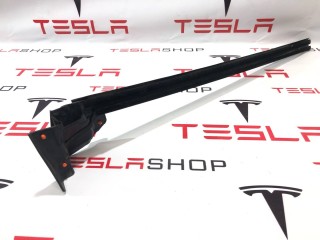 Уплотнитель стекла внутренний двери, ориг. номер 1090496-00-E, Tesla Model 3 2021-2024