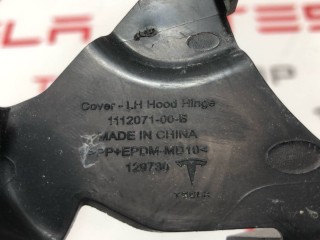 Накладка декоративная петли капота, ориг. номер 1112071-00-A, Tesla Model 3 2021-2024