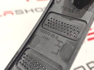 Кронштейн крепления фары противотуманной левой, ориг. номер 1059979-00-B, Tesla Model S