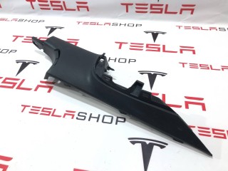 Накладка ремня безопасности стойки С, ориг. номер 1086285-88-J, Tesla Model 3 2021-2024