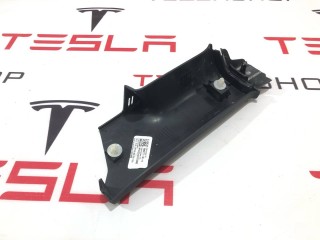 Накладка стойки С, ориг. номер 1086277-00-H, Tesla Model 3 2021-2024