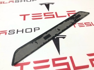 Накладка декоративная порога, ориг. номер 1504763-00-B, 1090844-00-C, Tesla Model 3 2021-2024