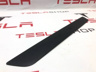 Накладка декоративная порога, ориг. номер 1504763-00-B, 1090844-00-C, Tesla Model 3 2021-2024
