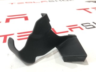 Накладка декоративная петли капота, ориг. номер 1112072-00-B, Tesla Model 3 2021-2024