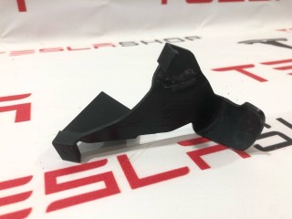 Накладка декоративная петли капота, ориг. номер 1112072-00-B, Tesla Model 3 2021-2024