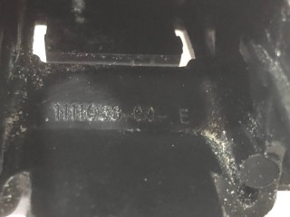 Защелка сидений 2-го ряда, ориг. номер 1111033-00-E, Tesla Model 3 2021-2024