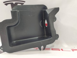 Крышка защитная, ориг. номер PT00017098, PT00018196, Rivian R1T 2021-2024