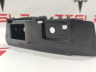 Кронштейн крепления фонаря, ориг. номер 1083993-00-D, Tesla Model 3 2017-2021