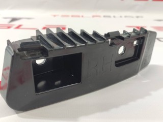 Кронштейн крепления фонаря, ориг. номер 1083993-00-D, Tesla Model 3 2017-2021