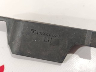 Резинка уплотнительная передней двери, ориг. номер 1039364-00-A, Tesla Model S