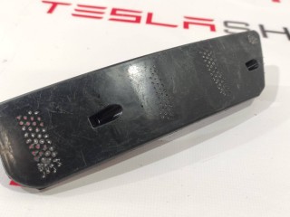 Кронштейн крепления фары противотуманной правой, ориг. номер 1059980-00-B, Tesla Model S 2016-2021