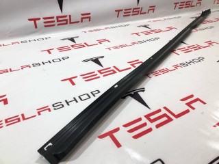 Молдинг накладки порога, ориг. номер 1012215-00-G, Tesla Model S 2-й рест 2021-2026