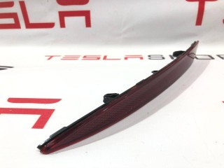 Отражатель заднего бампера, ориг. номер 1077406-00-F, Tesla Model 3 2017-2021