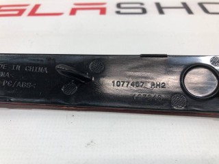 Отражатель заднего бампера, ориг. номер 1077407-00-F, Tesla Model 3 2017-2021