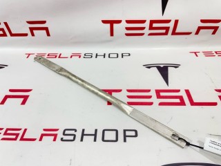 Трубка усиления алюминиевая (телевизора), ориг. номер 1038910-00-B, Tesla Model S 2012-2016
