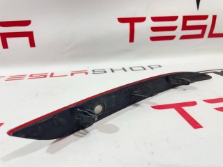 Отражатель заднего бампера, ориг. номер 1077406-00-F, Tesla Model 3 2017-2021