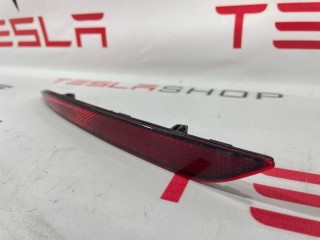 Отражатель заднего бампера, ориг. номер 1077406-00-F, Tesla Model 3 2017-2021