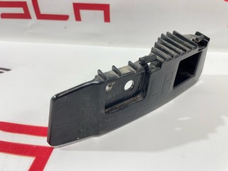 Кронштейн крепления фонаря, ориг. номер 1083992-00-D, Tesla Model 3 2017-2021