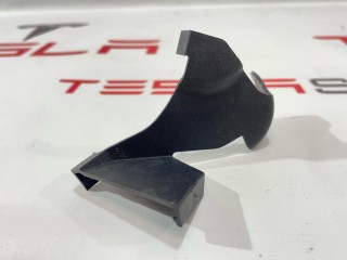Накладка декоративная петли капота, ориг. номер 1112071-00-A, Tesla Model 3 2017-2021
