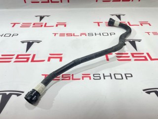 Патрубок радиатора охлаждения, ориг. номер 1077603-00-F, Tesla Model 3 2017-2021