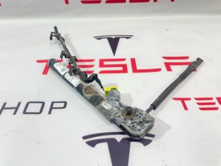 преднатяжитель ремня, ориг. номер 1090324-01-C, Tesla Model 3 2021-2024